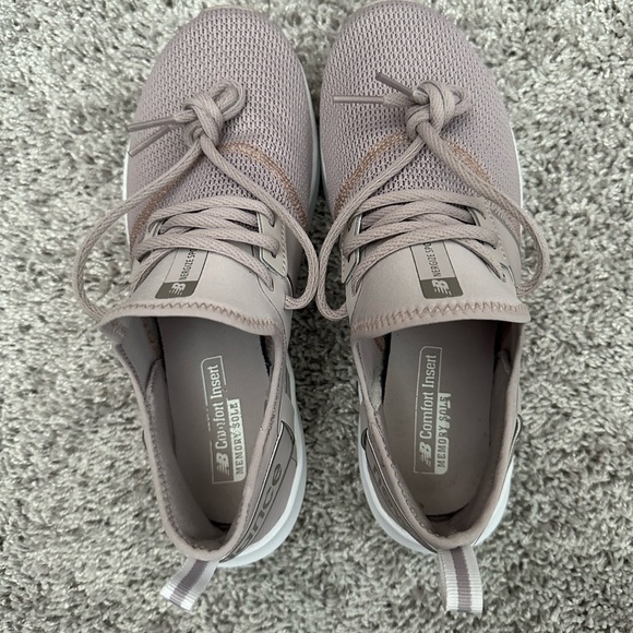 Women’s New Balance Training Shoes - Size 7.5 - Picture 5 of 6